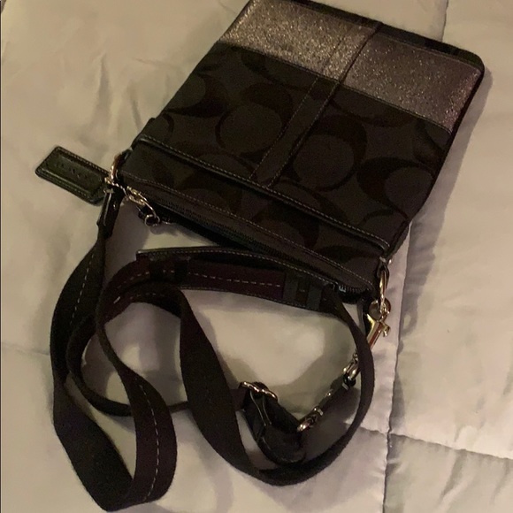 Coach signature Jacquard crossbody - Picture 7 of 8